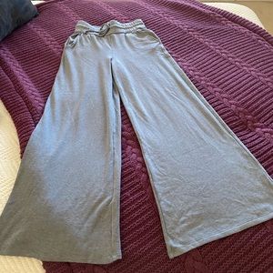 High waisted soft cotton Fabletics pants.
